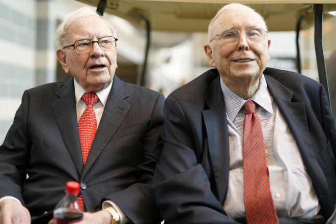 Sau khi huyền thoại đầu tư Charlie Munger qua đời, người kế nhiệm của Berkshire Hathaway trở thành tâm điểm chú ý