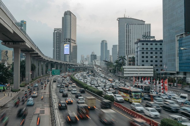 Châu Á gặp thế khó sau khi Indonesia bất ngờ tăng lãi suất