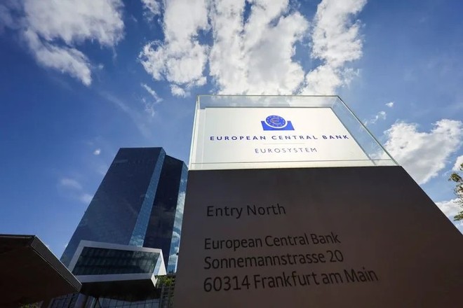 ECB cảnh báo mức nợ cao sẽ khiến khu vực có nguy cơ gặp cú sốc bất lợi