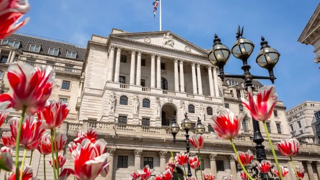 BoE tiếp tục giữ nguyên lãi suất ở mức 5,25%