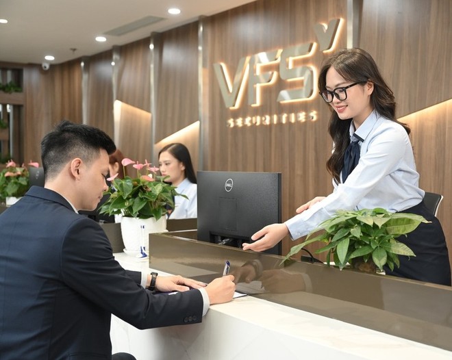 Chứng khoán Nhất Việt (VFS) bị xử phạt do cho người nội bộ vay sai quy định và cho khách hàng rút tiền vượt sức mua