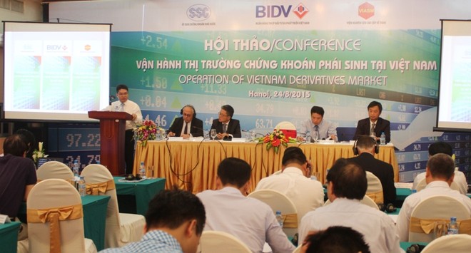 Nhiều thành viên thị trường quan tâm đến cách thức mở cửa TTCK phái sinh