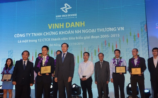 HNX vinh danh 12 công ty chứng khoán tiêu biểu