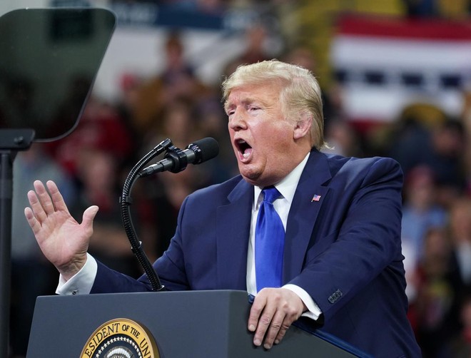 Tổng thống Mỹ Donald Trump trong buổi gặp mặt các cử tri ủng hộ tại bang Wisconsin hôm thứ Ba (14/1). Ảnh: Reuters.