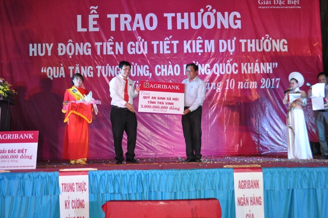 Agribank: Trao giải Đặc biệt thứ nhất đợt huy động “Quà tặng tưng bừng - Chào mừng Quốc khánh”