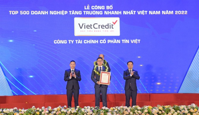 VietCredit thăng hạng vượt bậc đứng thứ 3 trong bảng FAST500