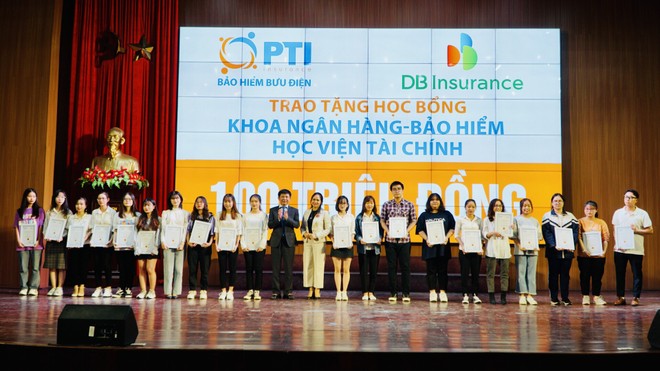 PTI trao tặng 100 triệu học bổng cho sinh viên Học viện Tài chính