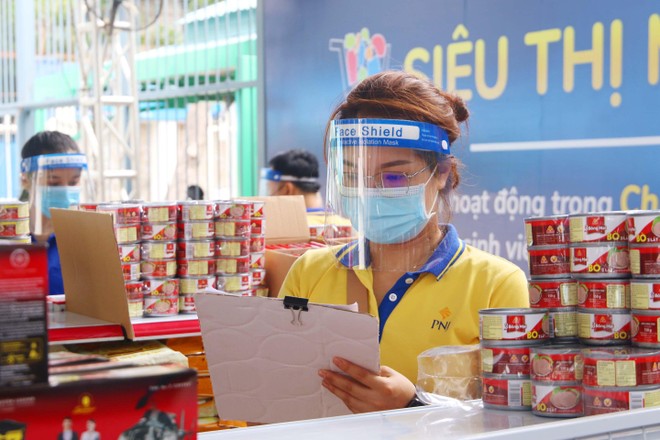 TP.HCM: "Siêu thị 0 đồng" chọn cả nghìn đơn hàng cho sinh viên