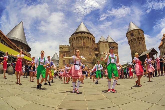 Du lịch miền Trung được dự báo sẽ sớm quay lại đà phát triển. Trong ảnh: Ba Na Hills (Đà Nẵng) - một điểm đến hấp dẫn của miền Trung.