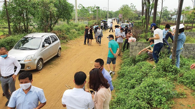 Tình trạng sốt đất tái xuất hiện ở nhiều địa phương