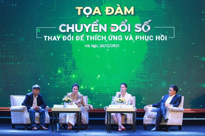 Ông Nguyễn Francis Tuấn Anh (bên phải) và ông Trần Anh Vương (bên trái).