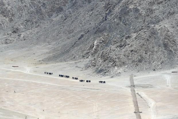 Binh sỹ Ấn Độ tuần tra tại khu vực biên giới với Trung Quốc ngày 24/6/2020. (Ảnh: AFP/TTXVN)