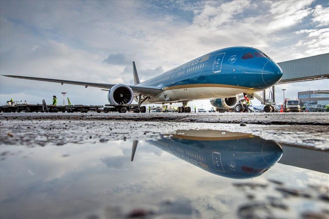 Một tàu bay Boeing 787-9 của Vietnam Airlines tại sân bay quốc tế Sheremetyevo - thủ đô Moscow năm 2019.