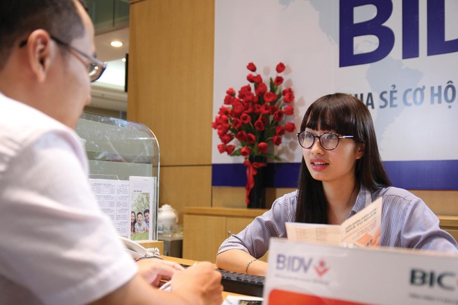 Với bancassurance, lợi thế nghiêng về nhà bảo hiểm có công ty mẹ là ngân hàng. Ảnh: Dũng Minh