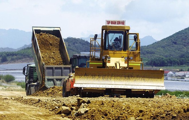 Thi công Dự án Xây dựng công trình đường bộ cao tốc Bắc - Nam phía Đông đoạn Cam Lâm - Nha Trang. Ảnh: Đức Thanh