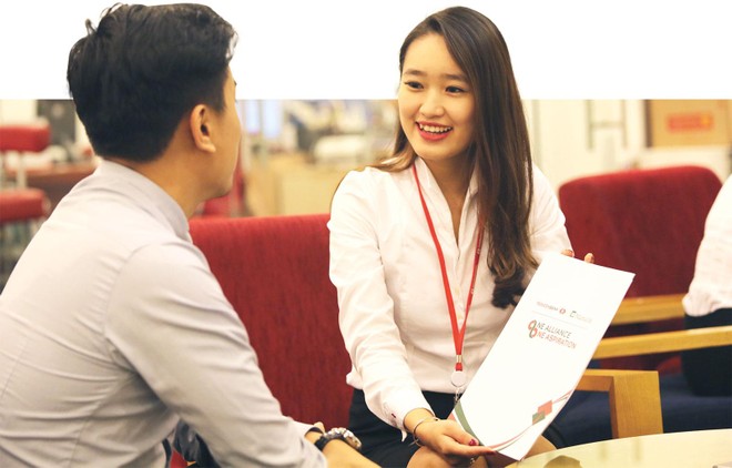 Hầu hết ngân hàng đều nỗ lực khai thác mảng kinh doanh màu mỡ bancassurance. Ảnh: Dũng Minh