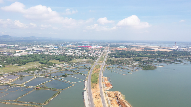 Khu du lịch sinh thái biển Cát Vàng Chu Lai được xây dựng trên địa bàn huyện Núi Thành, tỉnh Quảng Nam.