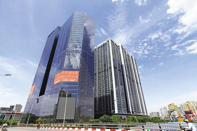Capital Place - tòa nhà văn phòng hạng A ở trung tâm Hà Nội được Viva Land mua lại với giá 550 triệu USD. Ảnh: Đ.T