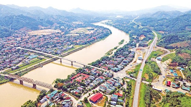 Hạ tầng giao thông được quan tâm đầu tư, giúp cải thiện đáng kể sự kết nối giữa các tỉnh trong Vùng Trung du và miền núi Bắc Bộ cũng như giữa vùng với cả nước. Ảnh: Đ.T