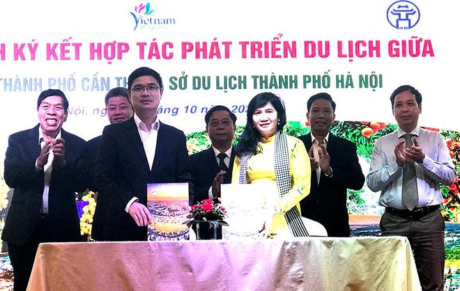 Tại hội nghị, Sở Văn hóa, Thể thao và Du lịch Thành phố Cần Thơ và Sở Du lịch Hà Nội đã ký kết hợp tác phát triển du lịch. 