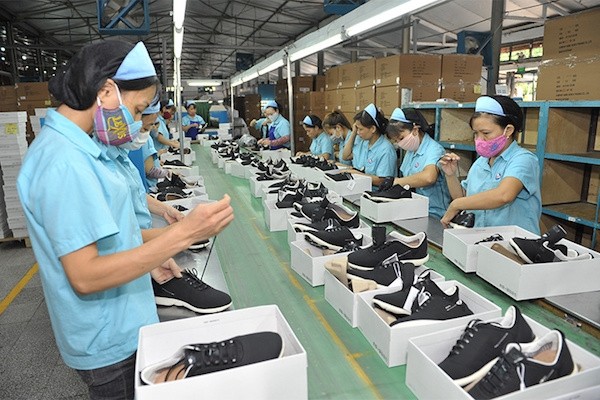 Xuất khẩu giày dép, 1 trong 5 nhóm hàng hơn chục tỷ USD đã giảm 16,3% trong 4 tháng đầu năm 2023.