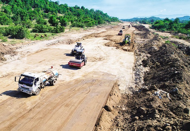 Đã có chuyển biến khá tích cực trong giải ngân vốn đầu tư công. Ảnh: Đức Thanh