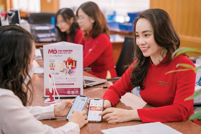 Agribank đang thử nghiệm và sẽ triển khai theo lộ trình ứng dụng CCCD gắn chip vào hoạt động giao dịch