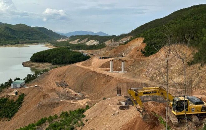 Thi công cao tốc Bắc - Nam, đoạn Quy Nhơn - Chí Thạnh. Nguồn Sở Giao thông vận tải tỉnh Phú Yên. 