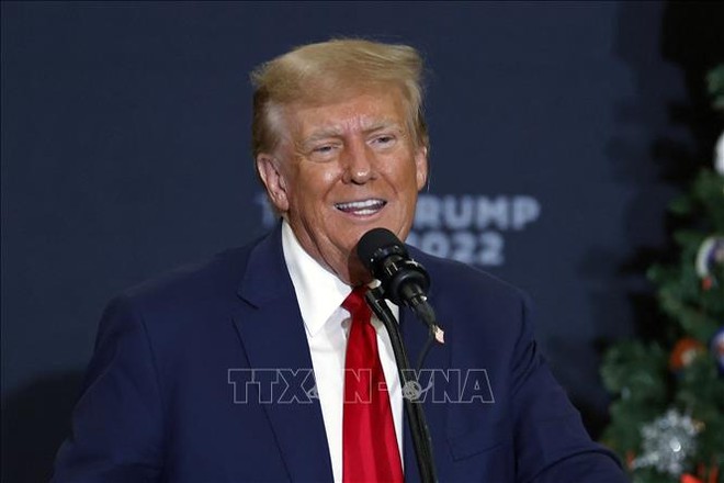 Cựu Tổng thống Mỹ Donald Trump phát biểu trong cuộc vận động tranh cử ở Waterloo, bang Iowa, ngày 19/12/2023. Ảnh: AFP/TTXVN