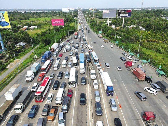 Lưu lượng phương tiện tham gia lưu thông trên cao tốc TP.HCM - Long Thành - Dầu Giây liên tục tăng cao.