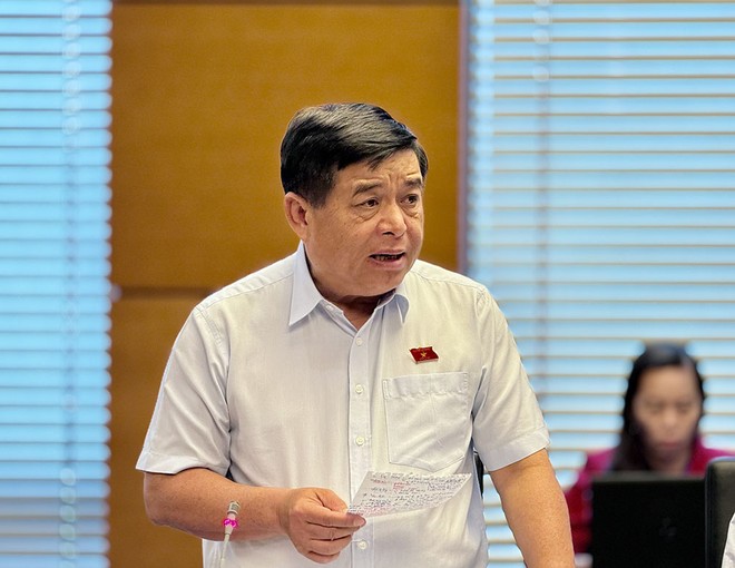 Bộ trưởng Bộ Kế hoạch và Đầu tư Nguyễn Chí Dũng phát biểu tại thảo luận tổ ngày 23/5. (Ảnh: MPI)
