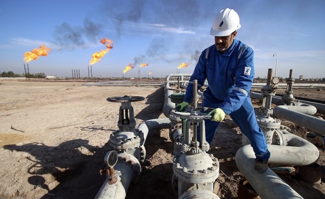 Giá dầu thô thế giới sụt giảm liên tiếp trong 4 phiên giao dịch gần đây. Ảnh: AFP