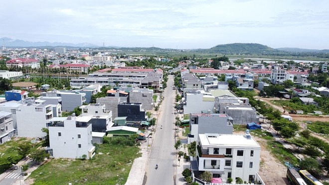 Tỉnh Quảng Ngãi đặt mục tiêu phấn đấu hoàn thành chỉ tiêu triển khai đầu tư xây dựng 500 căn hộ nhà ở xã hội trong năm 2024. Trong ảnh là Thành phố Quảng Ngãi.