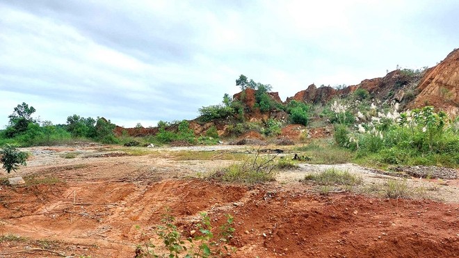 Tỉnh Quảng Nam xin hướng dẫn tháo gỡ vướng mắc trong việc giải quyết thủ tục cấp lại giấy phép khai thác khoáng sản đá xây dựng tại 2 mỏ đá.
