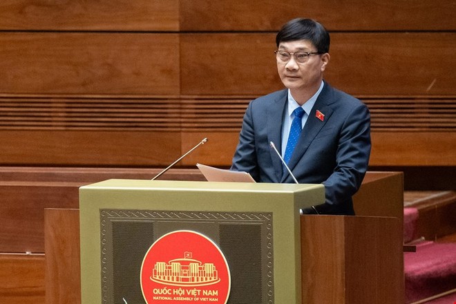Chủ nhiệm Ủy ban Kinh tế Vũ Hồng Thanh báo cáo giải trình.