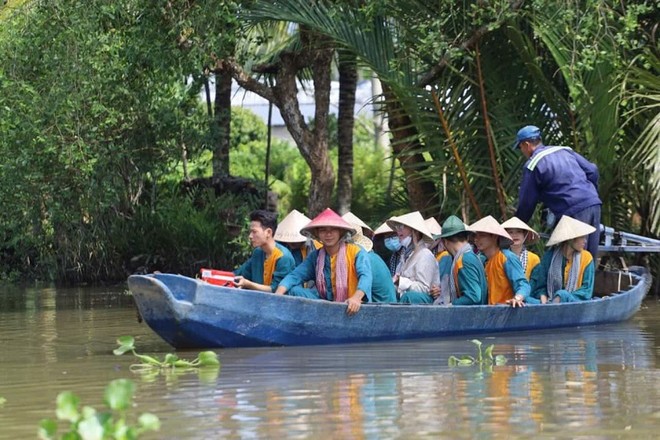 Du khách tham quan trải nghiệm tại Cantho Eco Resort.