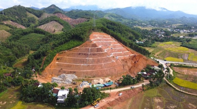 Dự án Khắc phục hậu quả thiên tai, sạt lở khu dân cư Van Cà Vãi chỉ mới thực hiện hơn 23%.