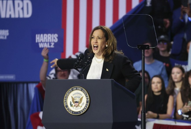 Phó Tổng thống Mỹ Kamala Harris phát biểu trong cuộc vận động tranh cử ở bang North Carolina ngày 12/9/2024. Ảnh: AA/TTXVN