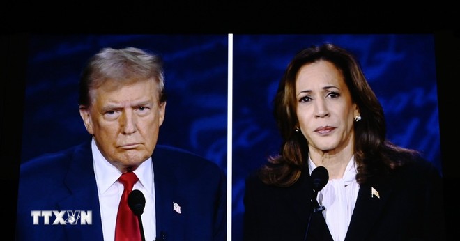 Cựu Tổng thống Mỹ Donald Trump (trái) và Phó Tổng thống Kamala Harris. (Ảnh: THX/TTXVN)