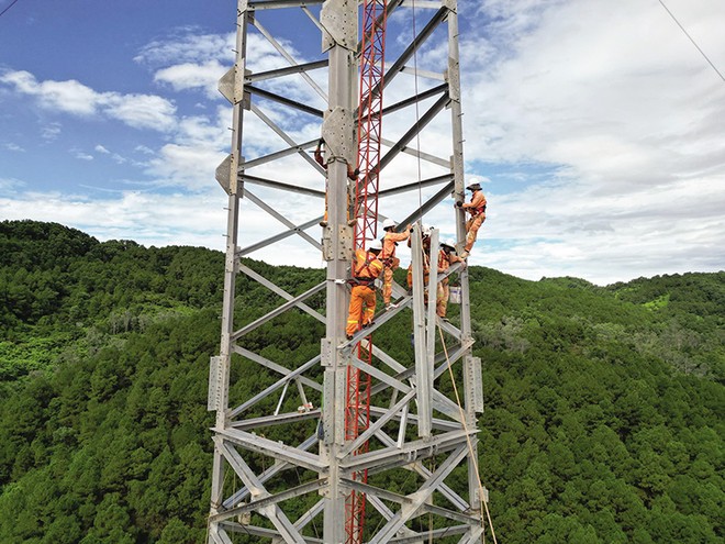 Việc triển khai dự án truyền tải điện gặp nhiều vướng mắc, chủ yếu liên quan thủ tục chấp thuận chủ trương đầu tư. Ảnh: Đ.T 