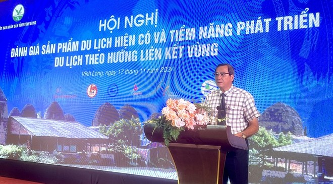 Ông Phan Văn Giàu. Giám đốc Sở Văn hóa, Thể thao và Du lịch tỉnh Vĩnh Long phát biểu khai mạc Hội nghị