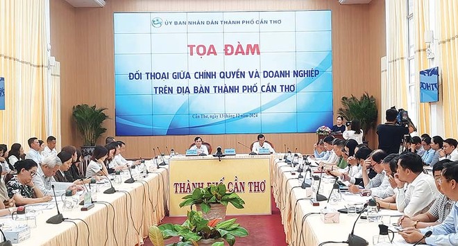 Tọa đàm là dịp để chính quyền TP. Cần Thơ lắng nghe góp ý, đề xuất, kiến nghị của doanh nghiệp