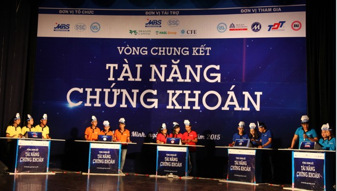 Hào hứng đêm Chung kết Cuộc thi Tài năng chứng khoán 2015