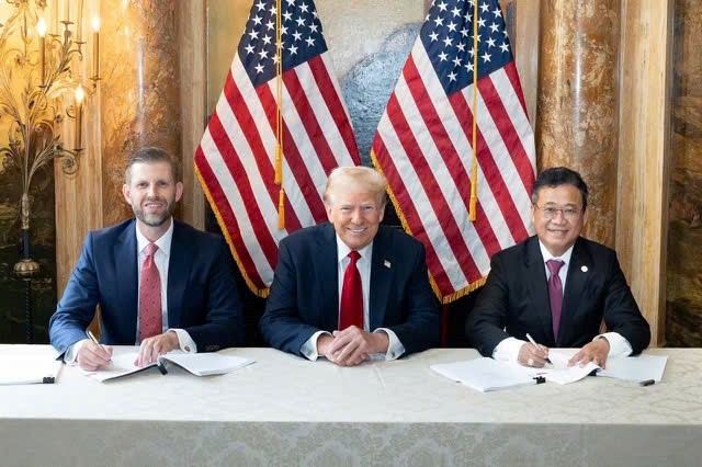 Lễ ký kết hợp tác giữa Tập đoàn Trump organization (do ông Eric Frederick Trump đại diện) và Tập đoàn Đầu tư Hưng Yên (do ông Đặng Thành Tâm – Chủ tịch KBC đại diện) với sự chứng kiến của cựu Tổng thống Hoa Kỳ Donald Trump