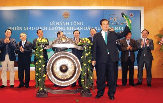 Thủ tướng Chính phủ gõ cồng khai trương phiên giao dịch đầu năm Ất Mùi tại Sở GDCK Hà Nội