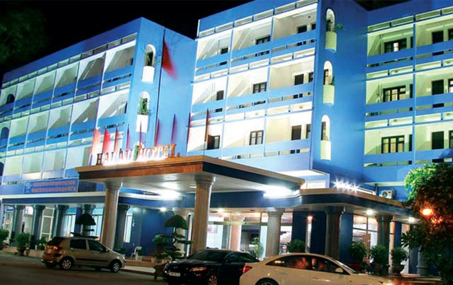 Ngoài Khách sạn Hải Âu, CTCP Du lịch Đồ Sơn còn có Khách sạn Hoa Phượng, Khách sạn Vạn Thông, Do Son Villas, Biệt thự Bảo Đại, Nhà hàng Biển Đông 1