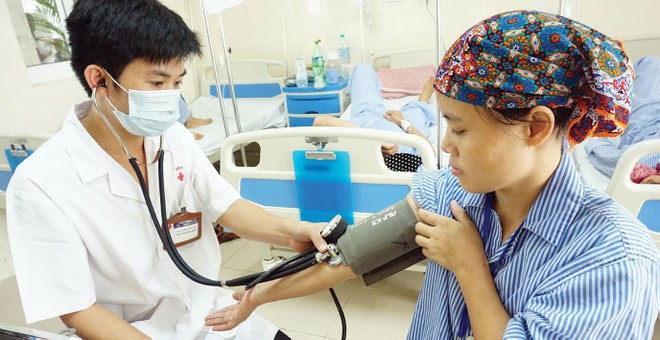 Chi phí điều trị bệnh, đặc biệt là bệnh hiểm nghèo đang gia tăng