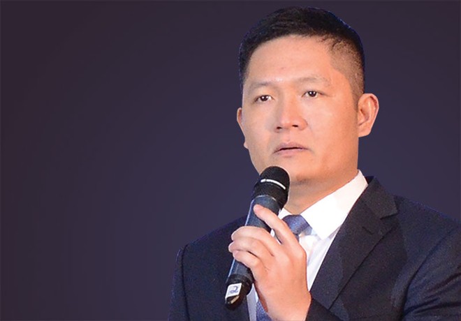 “Cái tên Tùng Trí Việt đã đi theo tôi hơn chục năm qua
và sẽ gắn bó với tôi mãi về sau này”, ông Tùng chia sẻ.