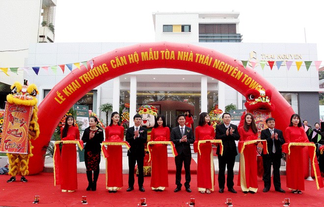 Nhà đầu tư vừa khai trương căn hộ mẫu của tòa nhà Thái Nguyên Tower tại 1 đường Nha Trang, phường Trưng Vương (TP Thái Nguyên)...(Ảnh: Trường Sơn)