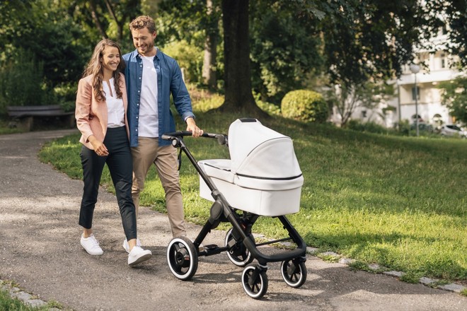 Chiếc xe lôi thông minh, giúp bé được an toàn mỗi khi ra đường